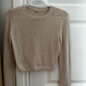 Beige/ cream long sleeve knit. Only worn a few times. Great condition.